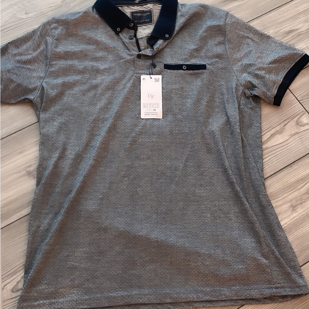 Men’s navy blue top